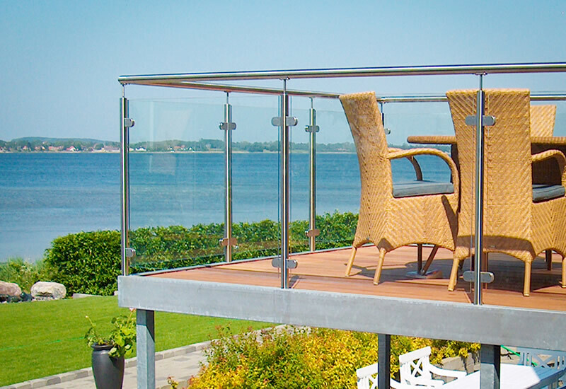Easyfix Balustrades Ltd. based in Leeds, UK is a company that delivers stainless steel modular balustrade systems for staircases and structures that need stylish guard rails.
