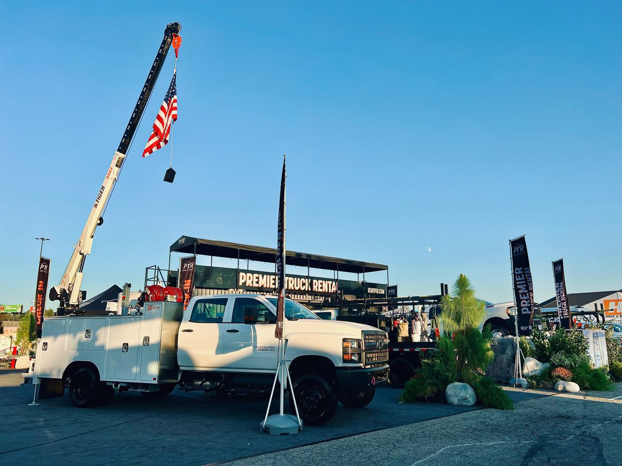 Craftsmen Industries, Inc., America’s most trusted industrial fabrication services provider, started in 1982, selling trailers in the Midwest.