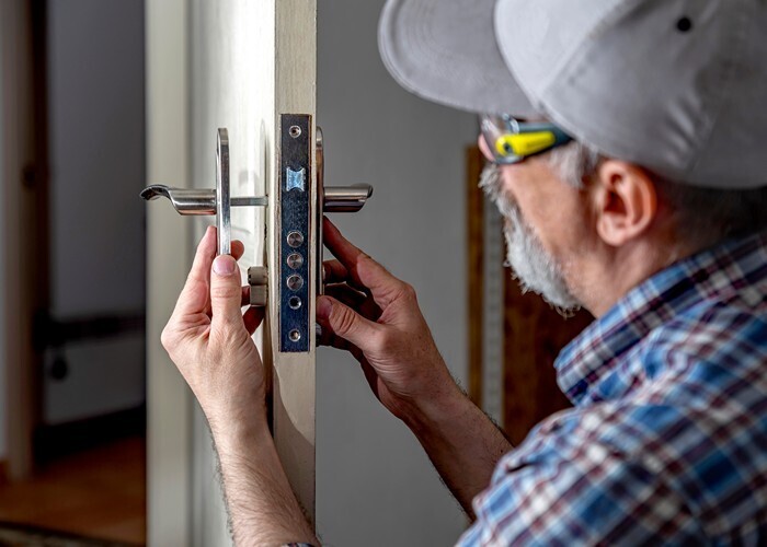 Don Locksmith provides professional locksmith services in Overland Park, Kansas City. The company specializes in automotive locksmith services, car key replacement, commercial and residential locksmith solutions, lock repair services, and car lockout services.