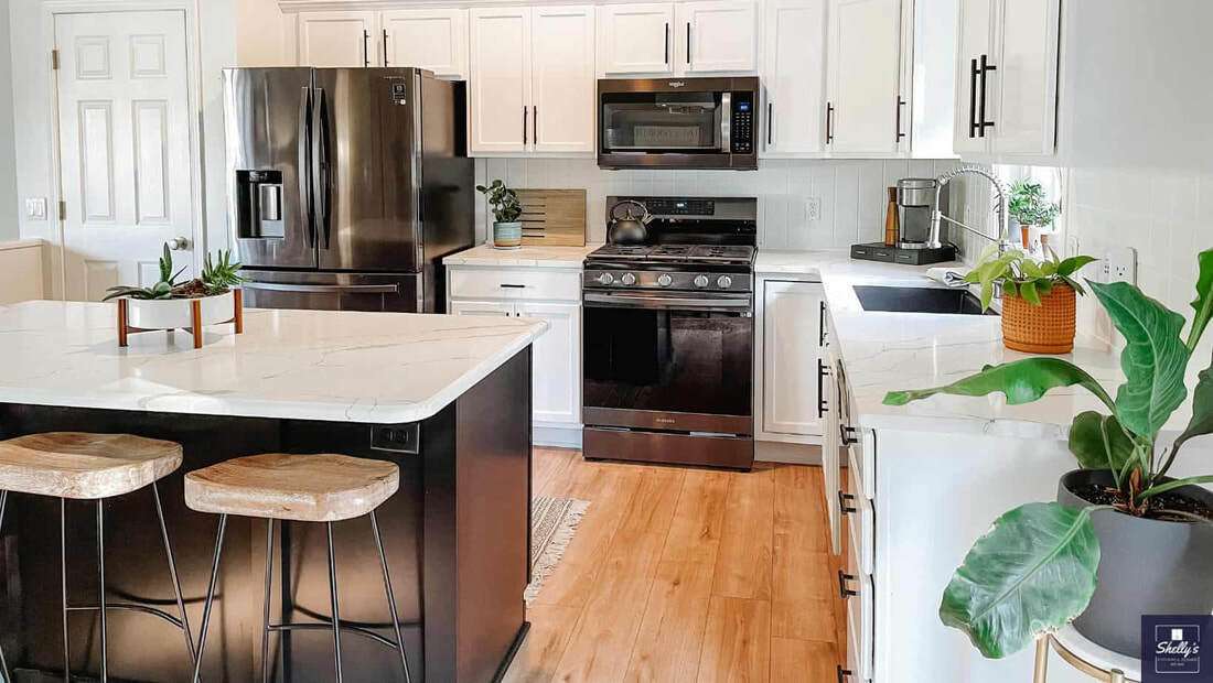 Shelly’s Kitchens & Design is a kitchen remodeling company based in Jenison, MI.