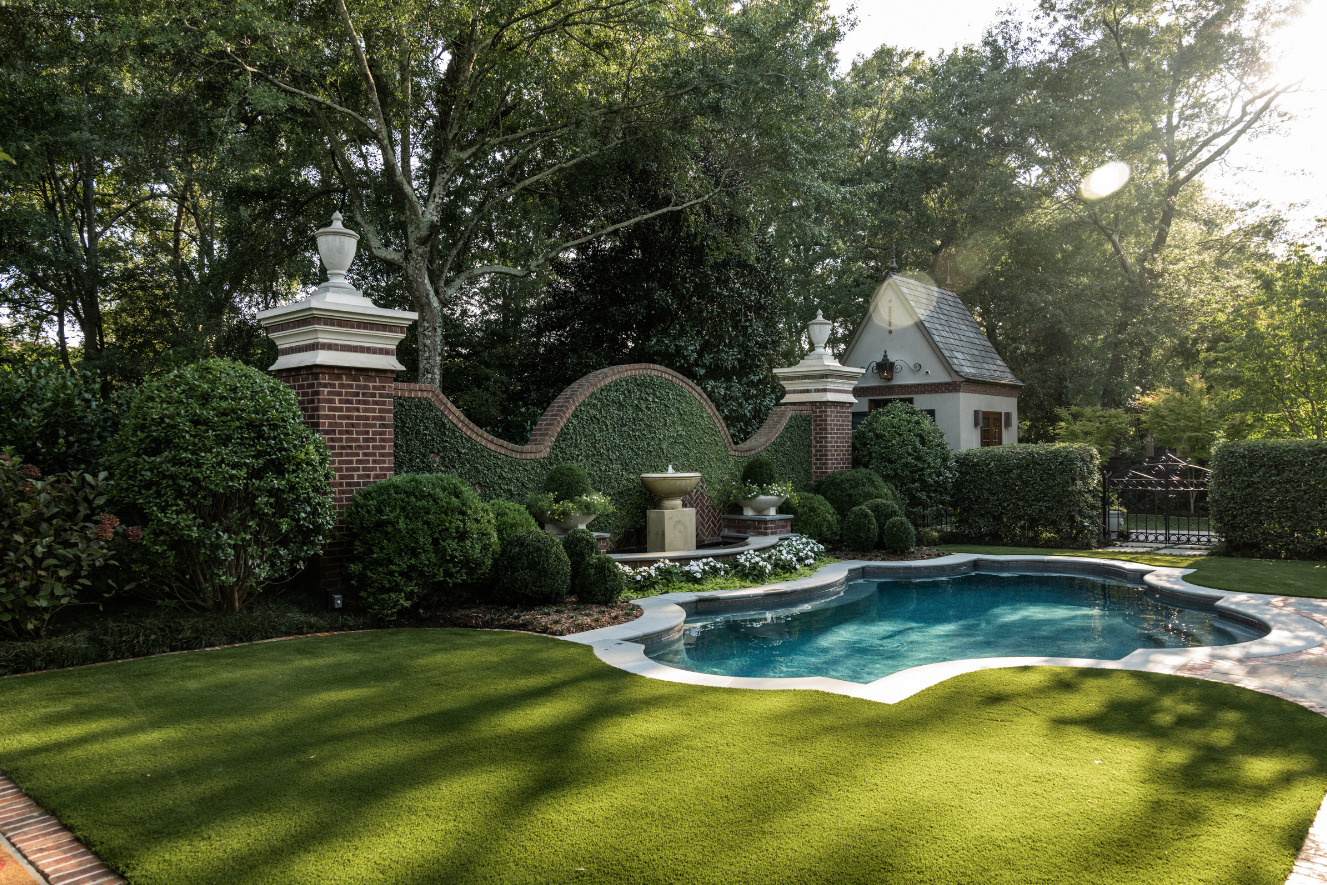 The multidisciplinary landscape design firm, with an expert and passionate team of landscape designers, landscape architects, and landscapers, creates extraordinary outdoor spaces in the Southeast region.