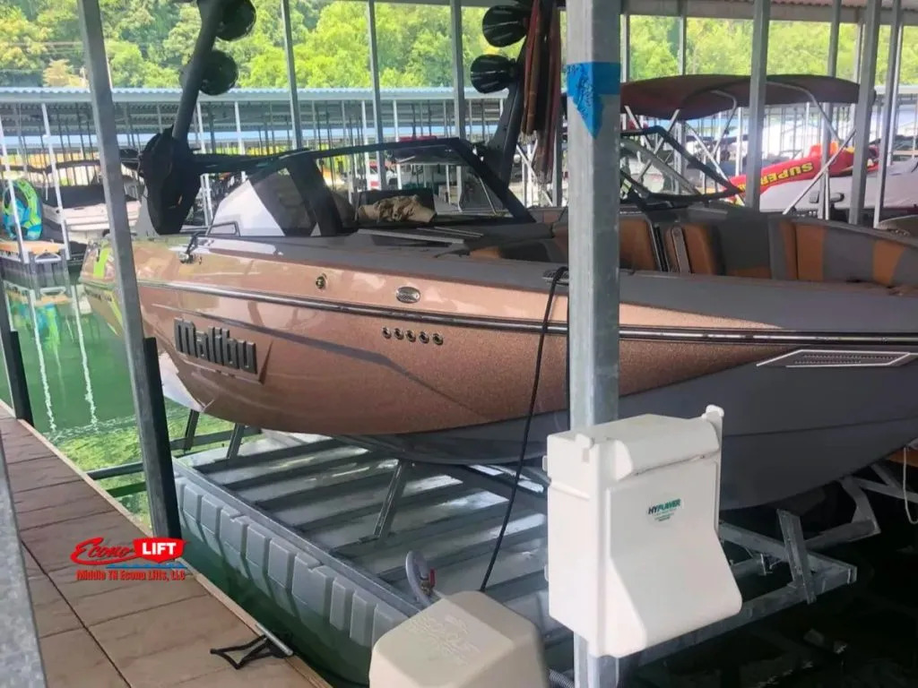 Middle TN Econo Lifts, LLC is a certified Econo Lift Distributor and boat accessories supplier currently serving Old Hickory, Percy Priest, Center Hill, Tim’s Ford, Chickamauga Lakes, Dale Hollow, The Cumberland River, and all Middle TN Marinas.