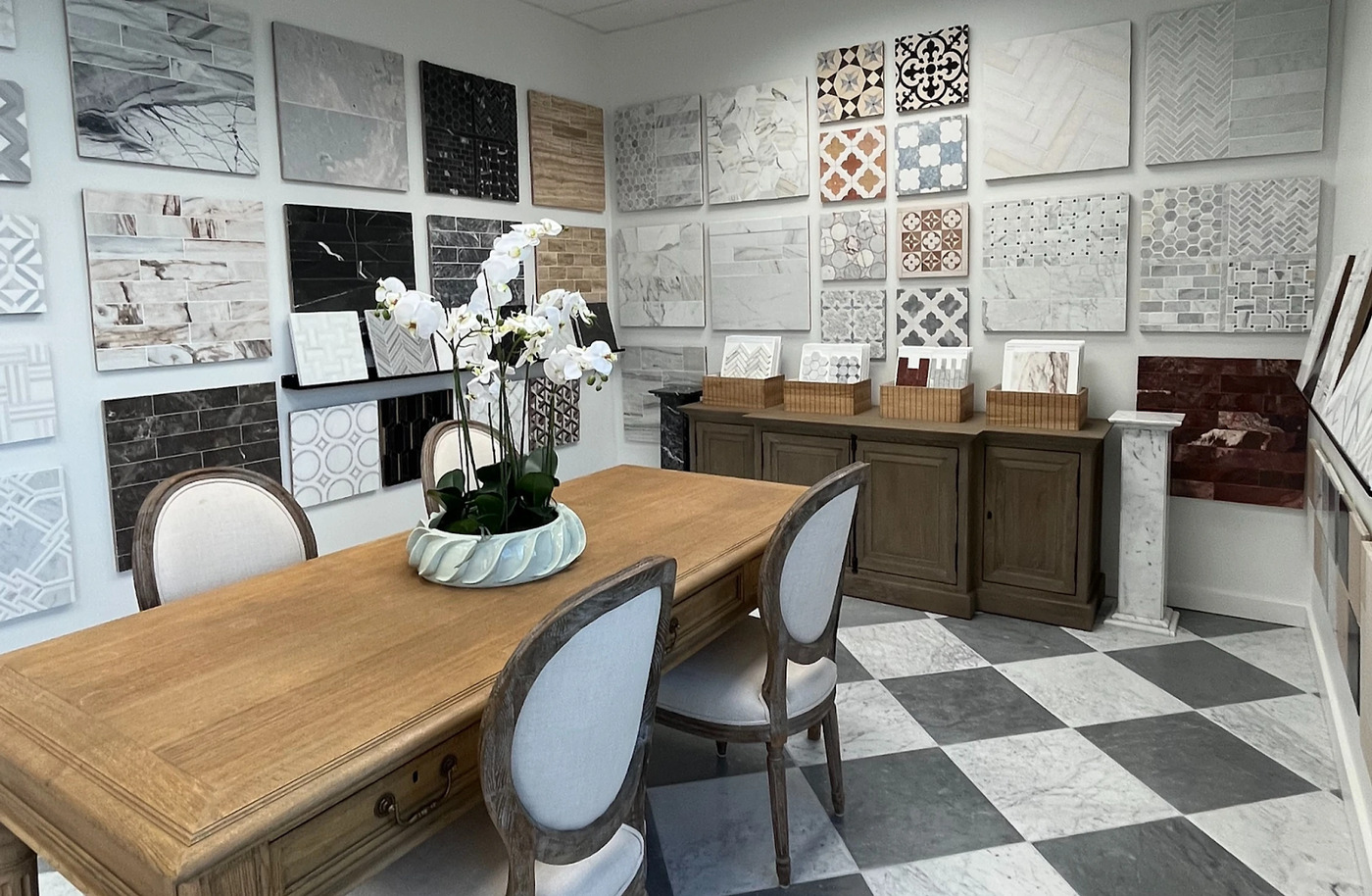 Founded by the powerhouse husband and wife team of Lyndsey and Jeff Glasener, who have 50 years of experience in the tile and stone industry, Sabine Hill has become a leading name in the field.