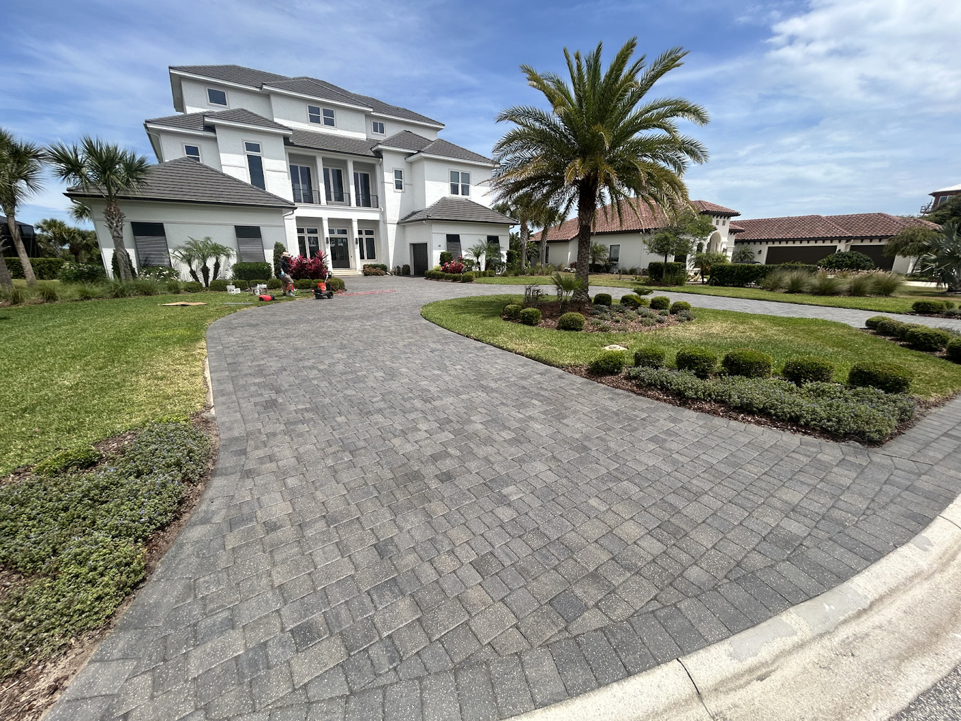 Founded in Port Orange, FL, Sealer Pro is the top paver sealing and pressure washing company in the area.