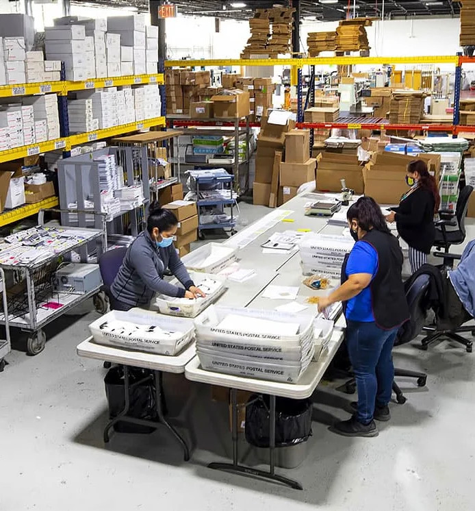 MidAmerican Printing Systems has been serving the community since 1985. It is considered one of the most successful commercial printing services based in Chicago, IL.