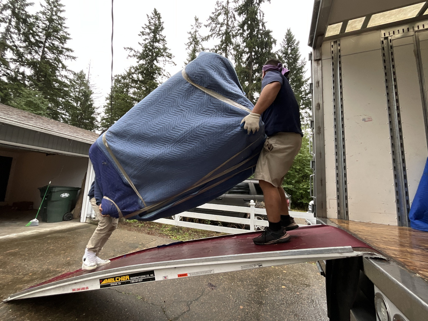 APEX Moving & Storage, a full-service moving company based in Tacoma, Washington, has specialized in residential and commercial relocations since 1997, earning a reputation for excellence, professionalism, and customer satisfaction.