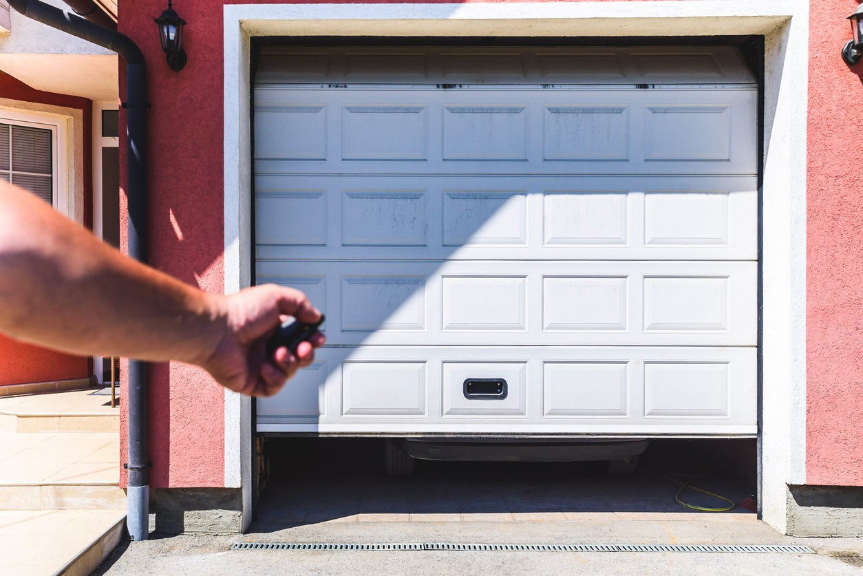 KC Garage Door Repair provides top-quality garage door services to both residential and commercial clients in the Kansas City metropolitan area.
