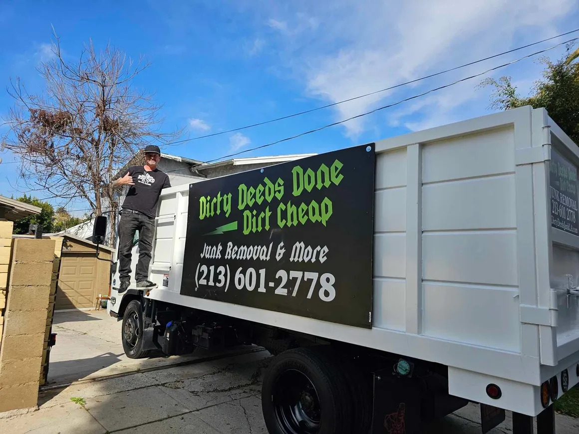 Dirty Deeds Junk Removal Los Angeles provides fast, reliable, and eco-friendly junk removal services.