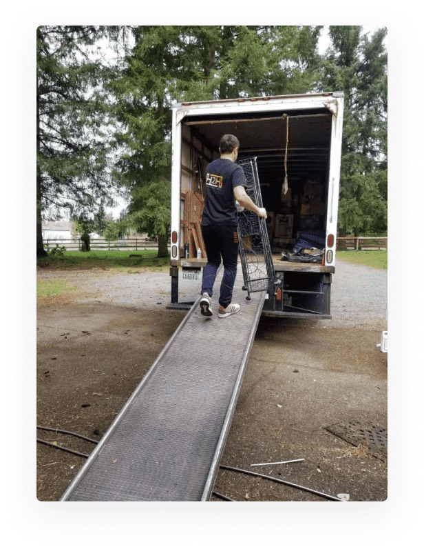 Home2Home Moving LLC is a premier moving company based in Tacoma, Washington, specializing in local and commercial moving, packing and unpacking, loading and unloading, assembly and disassembly, labor-only moving, and senior moving.