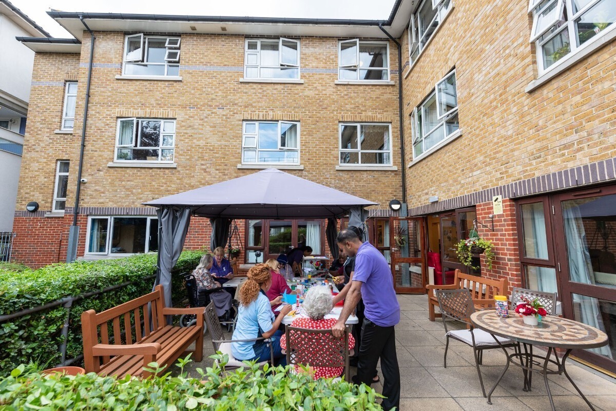 Forest Healthcare Celebrates Outstanding Achievements at St Anne's Nursing Home in London