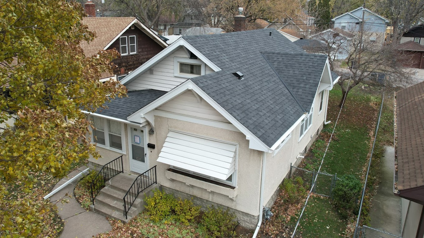 Midwest Construction and Remodeling transforms homes in Plymouth, MN, with top-notch siding, roofing, and decking solutions.