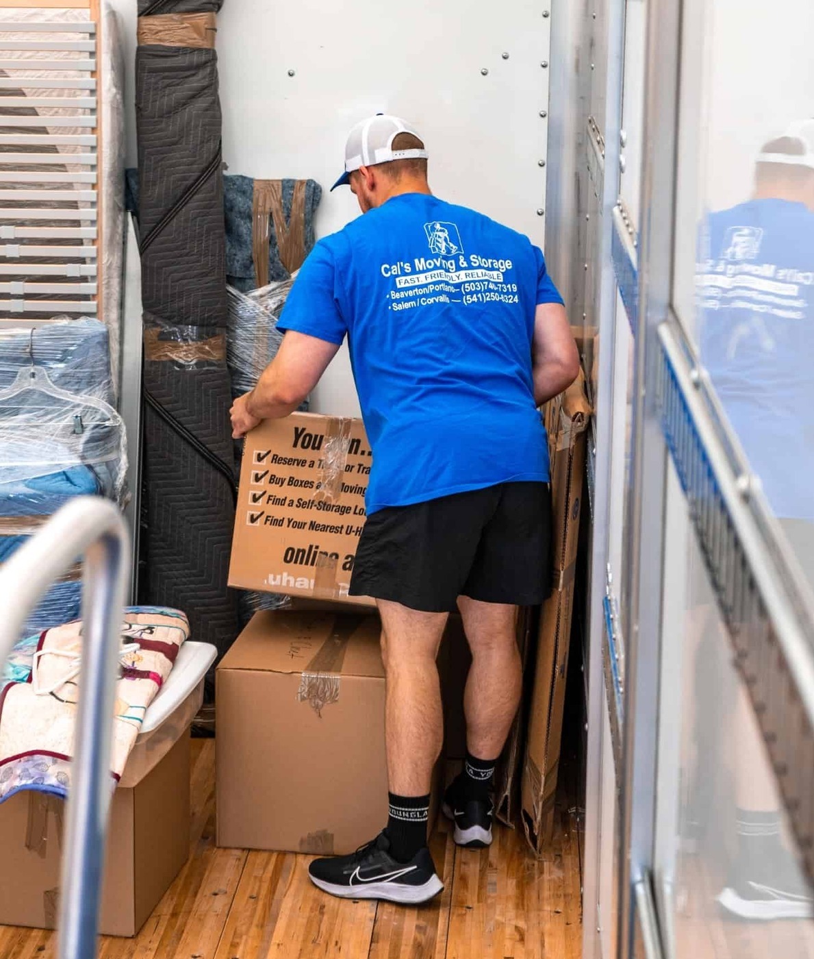 Cal's Moving & Storage is a trusted moving company based in Portland, OR, offering comprehensive local and long-distance moving services.