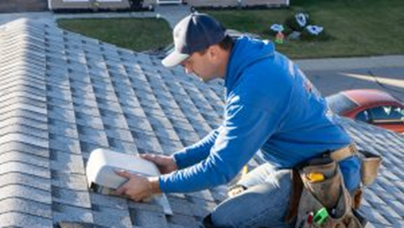 Fair and Square Roofing is a trusted Edmonton roofing company, recognized with eight consecutive Best of HomeStars Awards (2014-2021).