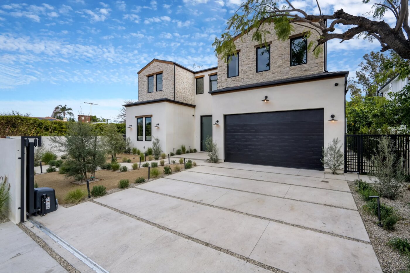 Houston Garage Door Repair is a locally operated service provider specializing in fast, affordable, and reliable garage door repair Houston solutions.