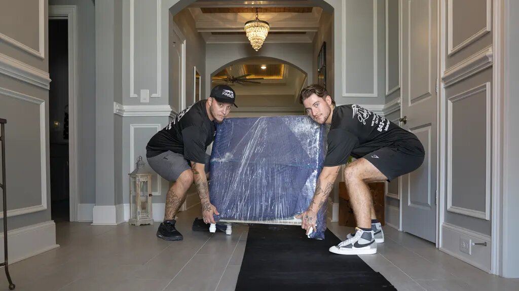 LaBarbera Movers is a full-service moving company built on precision, reliability, and trust.