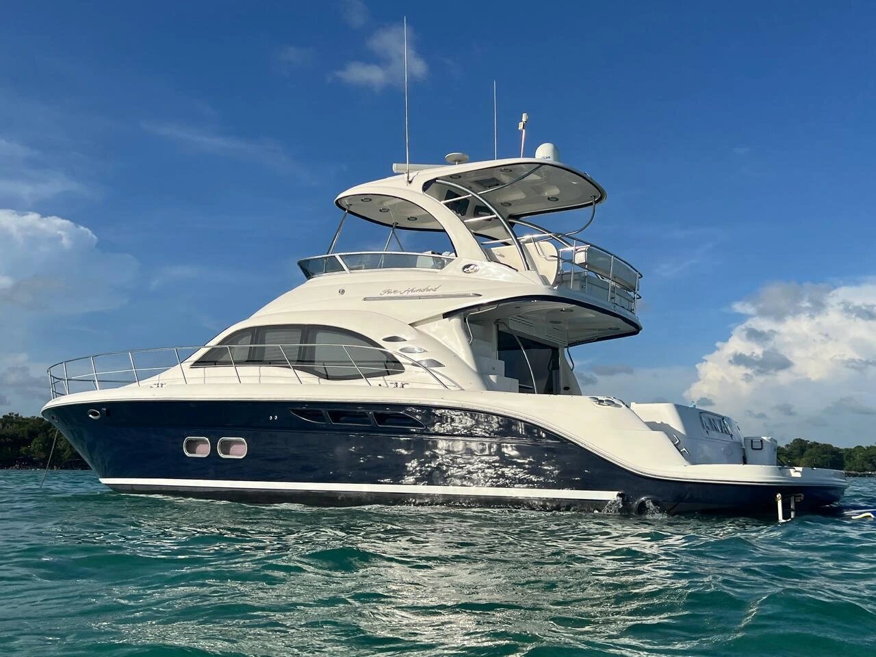 The Miami Boat Rental is a Miami-based charter marketplace connecting guests to vetted boats and USCG-licensed captains with transparent, captain-included pricing and mobile-first booking.