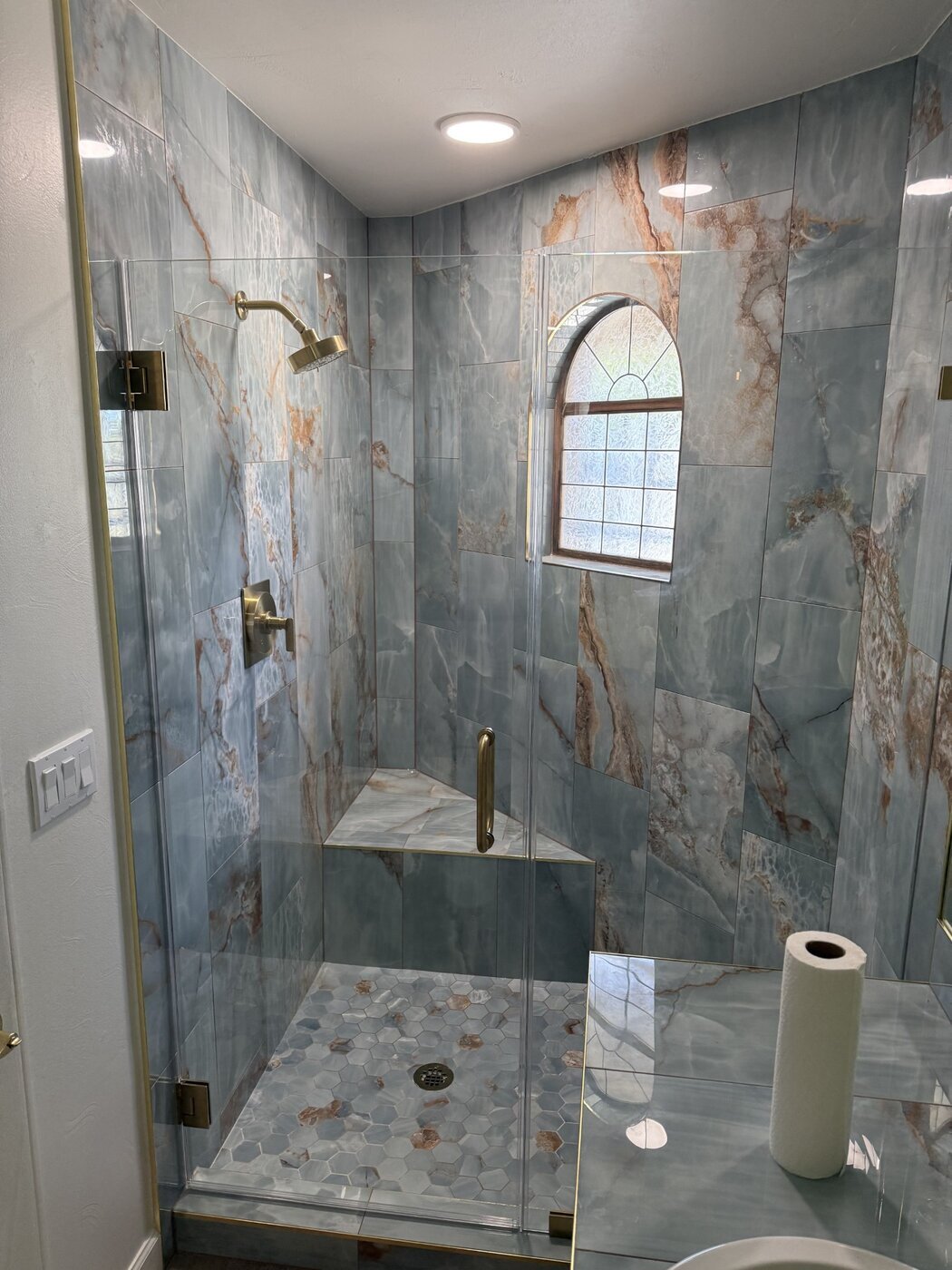 For more than five decades, ABC Glass and Screen Company has helped Phoenix homeowners and builders transform spaces with purpose-built glass.