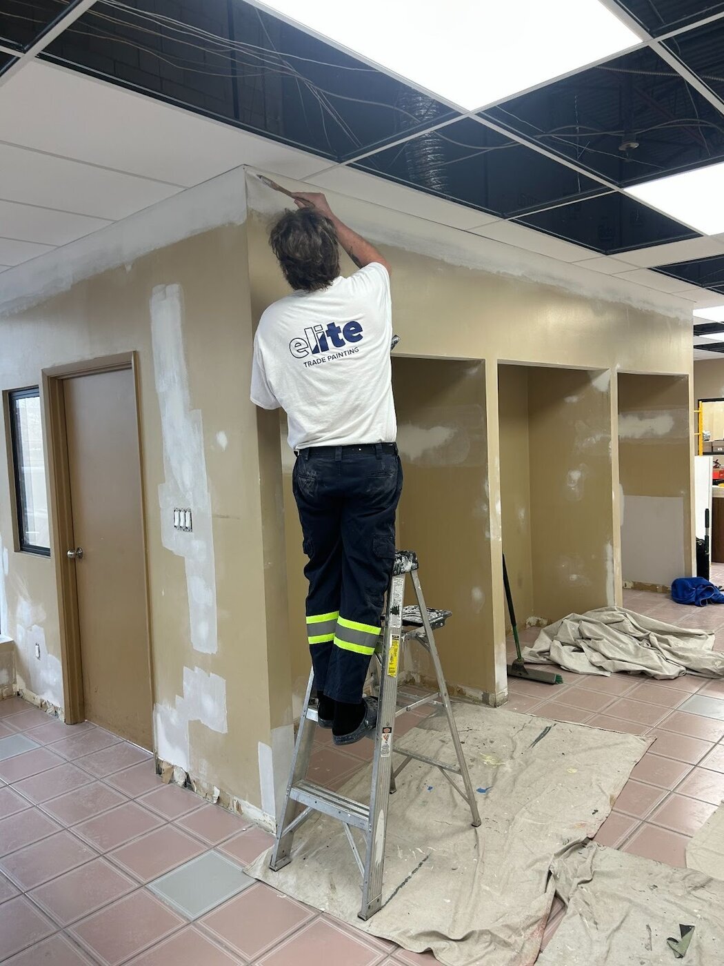 Elite Trade Painting Mississauga provides commercial and residential painting solutions across Mississauga, Brampton, Oakville, and the Greater Toronto Area.