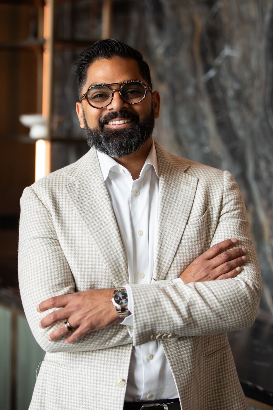 Dr. Sanjay Konakondla is a distinguished neurosurgeon specializing in minimally invasive and endoscopic spine surgery.