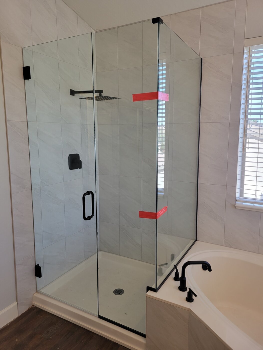 ABC Glass and Screen Company has been serving the Phoenix area since 1972, providing custom shower enclosures, window replacement, mirrors, storefront glass, and screen services for residential and commercial clients.