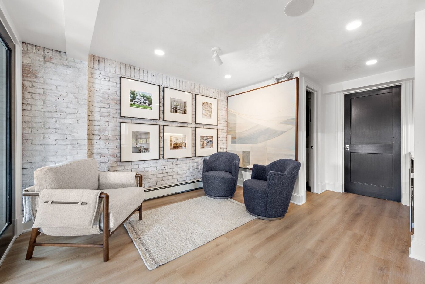 Kanstrukt Group is a design-build firm specializing in custom home construction and residential additions.