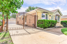 213 South Iowa Avenue, Addison, Illinois 60101