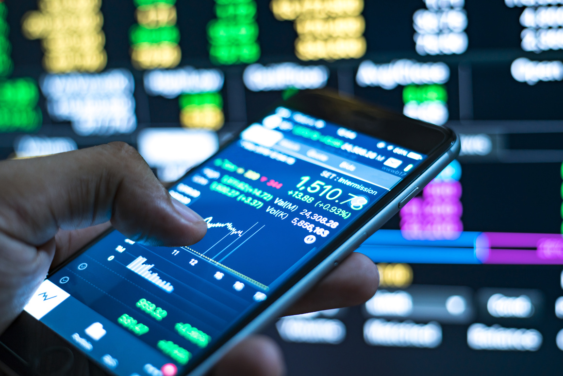 7stocks.com content team discuss the addition of two news articles on current market trends for investment solutions.﻿