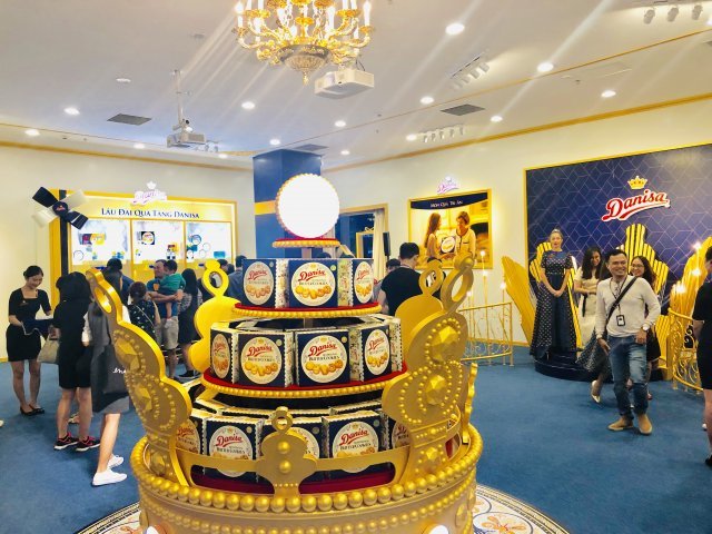 Danisa Butter Cookies Opens Royal Gift House This Tet