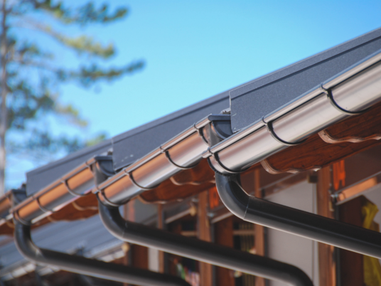 LA County Rain Gutter Specialists Offer 7 Telltale Signs that Show You Need Gutter Replacement