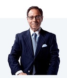 Photo of Manhattan Auto Accident Lawyer Attorney Jonathan C Reiter at Empire State Building. 350 5th Ave Suite 6400, New York, NY 10118