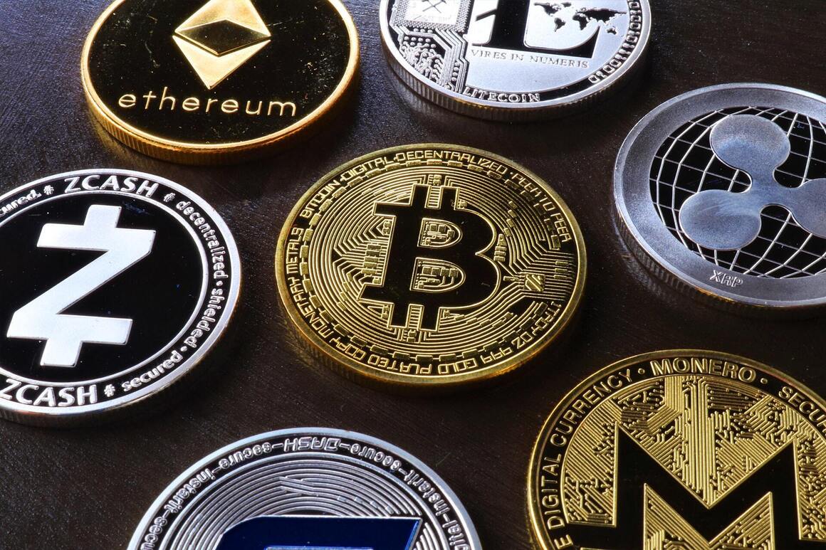 Best Profitable Bitcoin Mining Online Software: Companies, Calculators and Pools, Machines and Hardwares - By Andrew Elliot