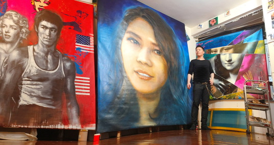 Hong Kong Artist Enters Exclusive Contract with Parisian Gallery