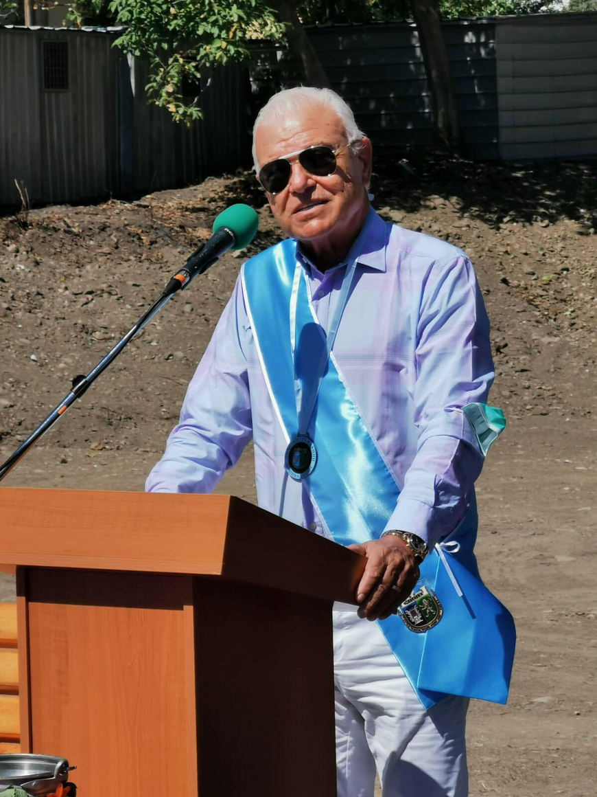 The Bulgarian philanthropist receives a government recognition for his charitable activities.