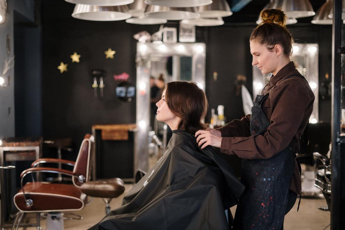 Leawood, KS Best Beauty Salons are Staying Super Busy Preparing Their Customers- KISS Best Beauty Salons Report