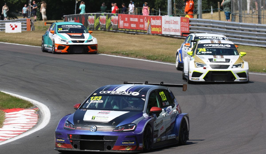 TCR UK Drivers Prepare to Battle at Castle Combe Circuits 'Combe Carnival'