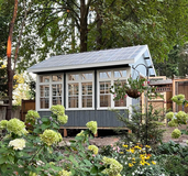 The Advantages of Growing Plants in a Greenhouse