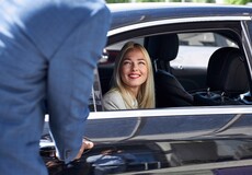 The Benefits of Using a Local Taxi Service vs National Supplier