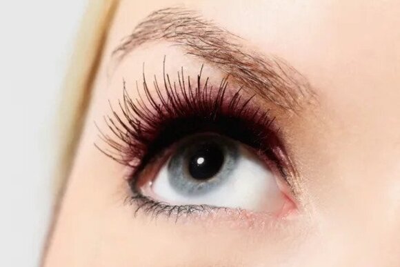 Eyelash Extension Expert Uniquely Hers Adds Nail Services  