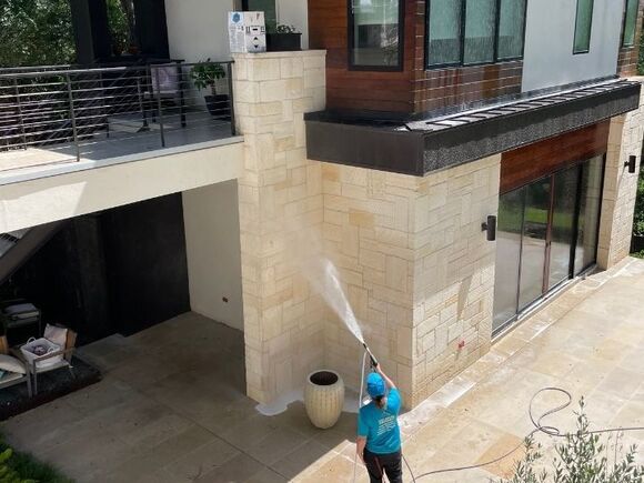 Full Color Cleaners Offers Best Pressure Washing Services in Austin