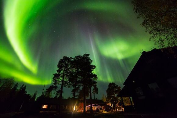 Experiencing the Northern Lights: Best Tours and Activities