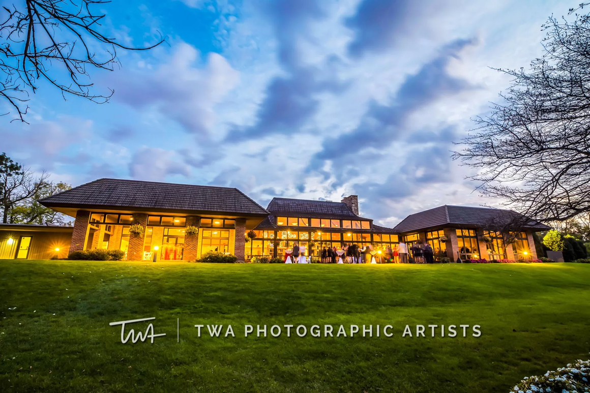 The Oak Brook Manor Wedding Venue Announces Ultimate Wedding Sweepstakes 
