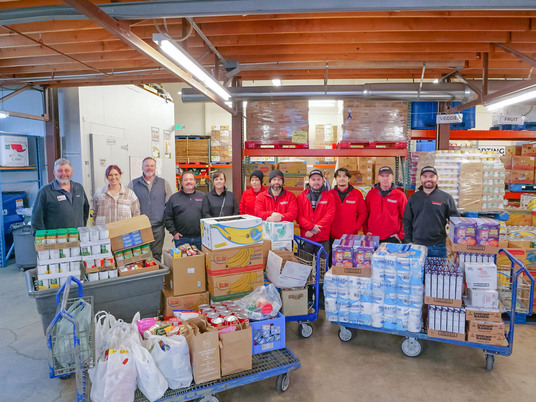 Independent Pest Solutions Supports Local Community with Generous Food Drive Donation to Puyallup Food Bank