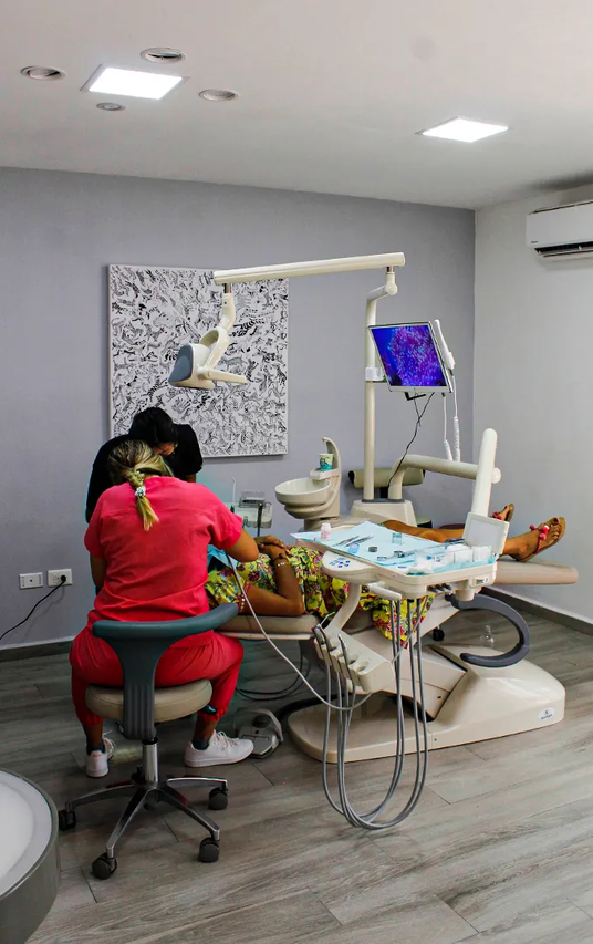 Mark Shtern Dental Clinic – Dentist Cancun Offering Emergency Dental Services in Cancun
