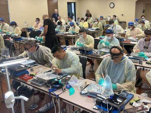 Pikos Institute Now Offers New Courses for Dental Education