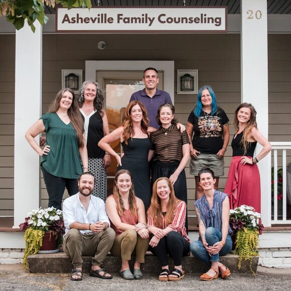 Asheville Family Counseling Offers Therapy to Strengthen Family Bonds