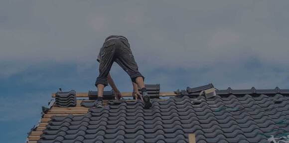 North End Contracting Highlights Risks of DIY Roof Repairs