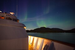 Where to Watch the Northern Lights by Boat: Cruise Tours and Onboard Trips for a Magical Experience