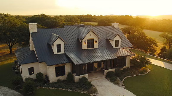 Metal vs. Asphalt: Indiana Metal Roofing Systems Weighs the Best Choice for Fort Wayne Homes