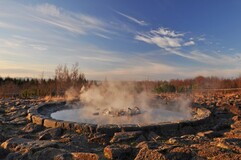 Exploring Forest Bathing and Back-to-Nature Detox Trends in Iceland Summer Escapes