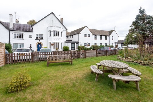 Forest Healthcare Network’s The Grange Care Centre Scoops Prestigious Accolade in CareHome.co.uk Awards